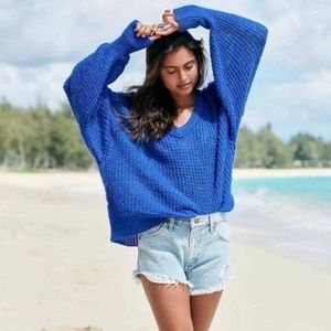 *SOLD*Free People Lulu Oversize Wool Blend V-Neck Sweater Blue Women’s M NWOT